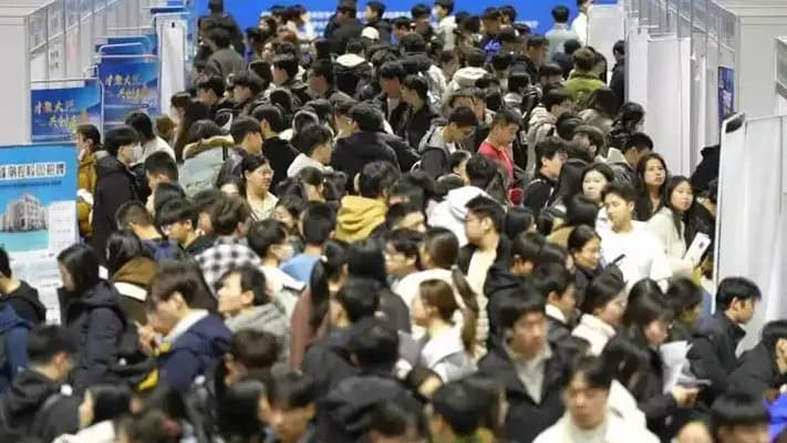 10月18日热榜：五部门提示：这类央国企招聘全是骗局、特斯拉飞行汽车被质疑是噱头、电影院玩法持续“上新”