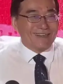 宁波大学校长雨中34秒发言火了