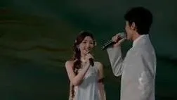 毛晓彤中秋晚会造型好美