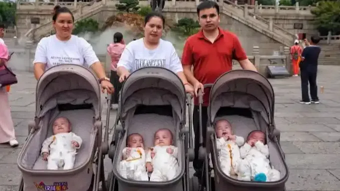 妈妈生五胞胎 养娃7个月爸爸瘦22斤
