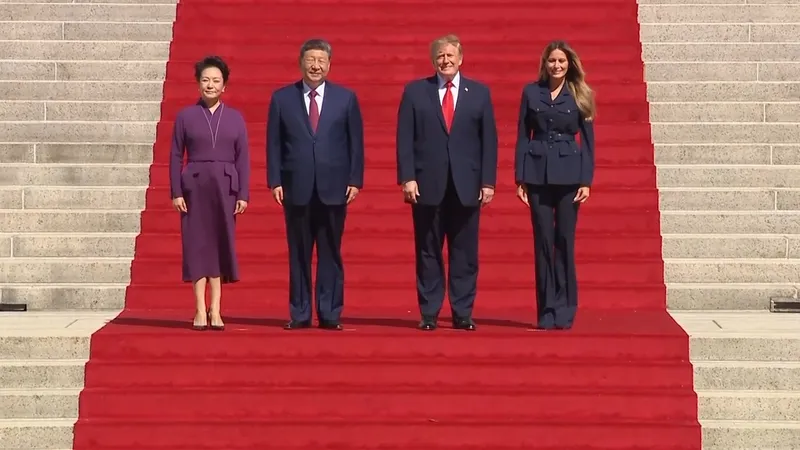 中美元首夫妇参观美国国家档案馆
