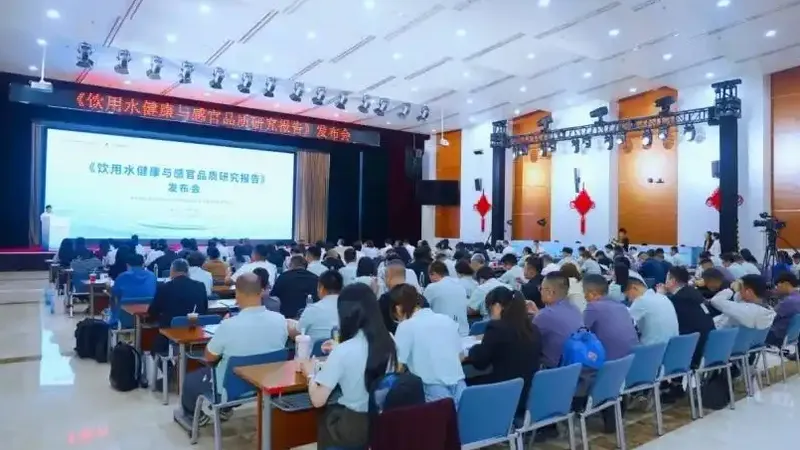 饮用水报告：72%成年人未达适宜摄入量