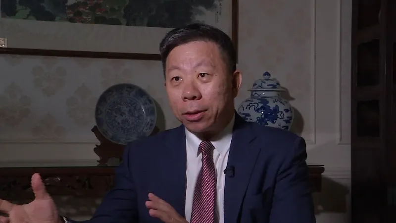 驻菲大使：菲方应庆幸有中国这个邻居