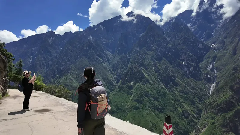 第一次见到虎跳峡时的震撼