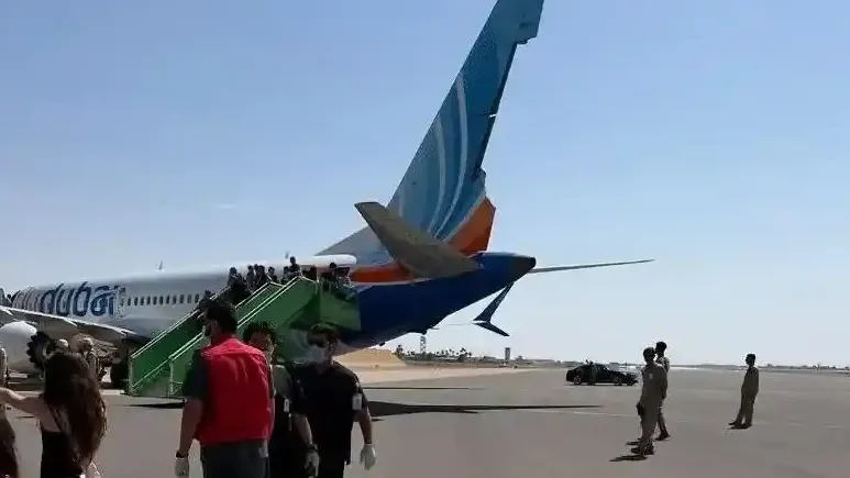 迪拜航空客机内发生了什么