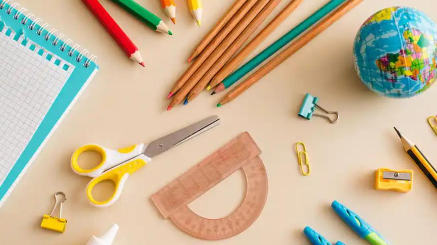 12岁女儿讲英语帮妈妈卖文具赚10万