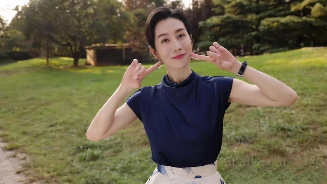 温峥嵘同时间出现在3个直播间