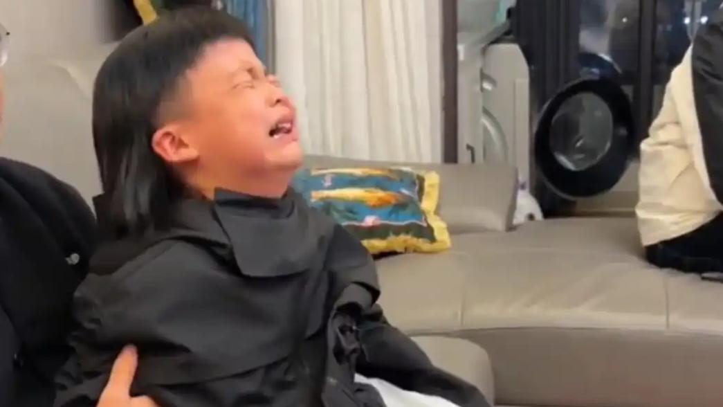 南通丢冠小球迷集体崩溃泪奔