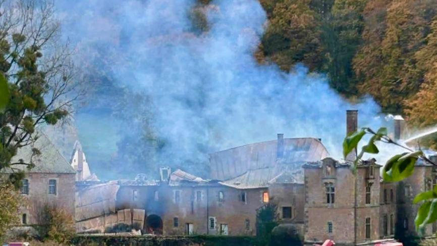 法国千年修道院失火