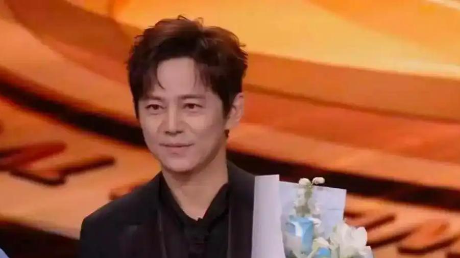 何炅回应衰老焦虑：准备再干三四十年