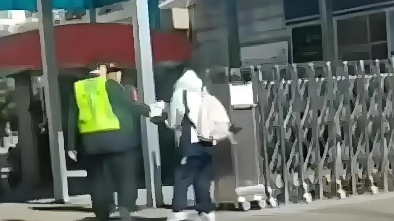 别因一根淀粉肠背离教育初心